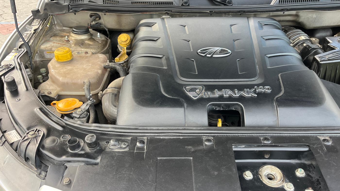 2015 Mahindra XUV500 W8, Diesel, Manual, 73,980 km, Engine View - Right