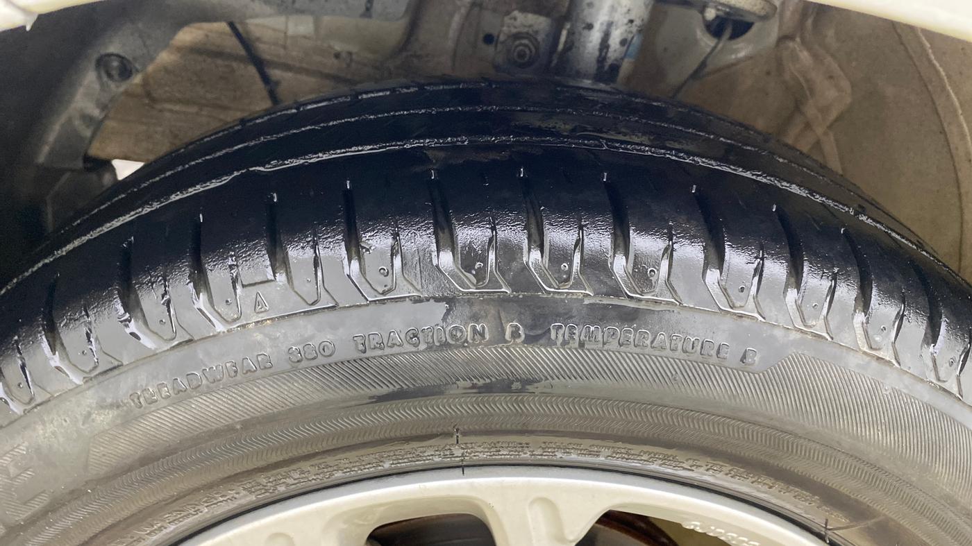 2022 Maruti Swift ZXI AMT, Petrol, Automatic, 32,366 km, Left Front Tyre Tread