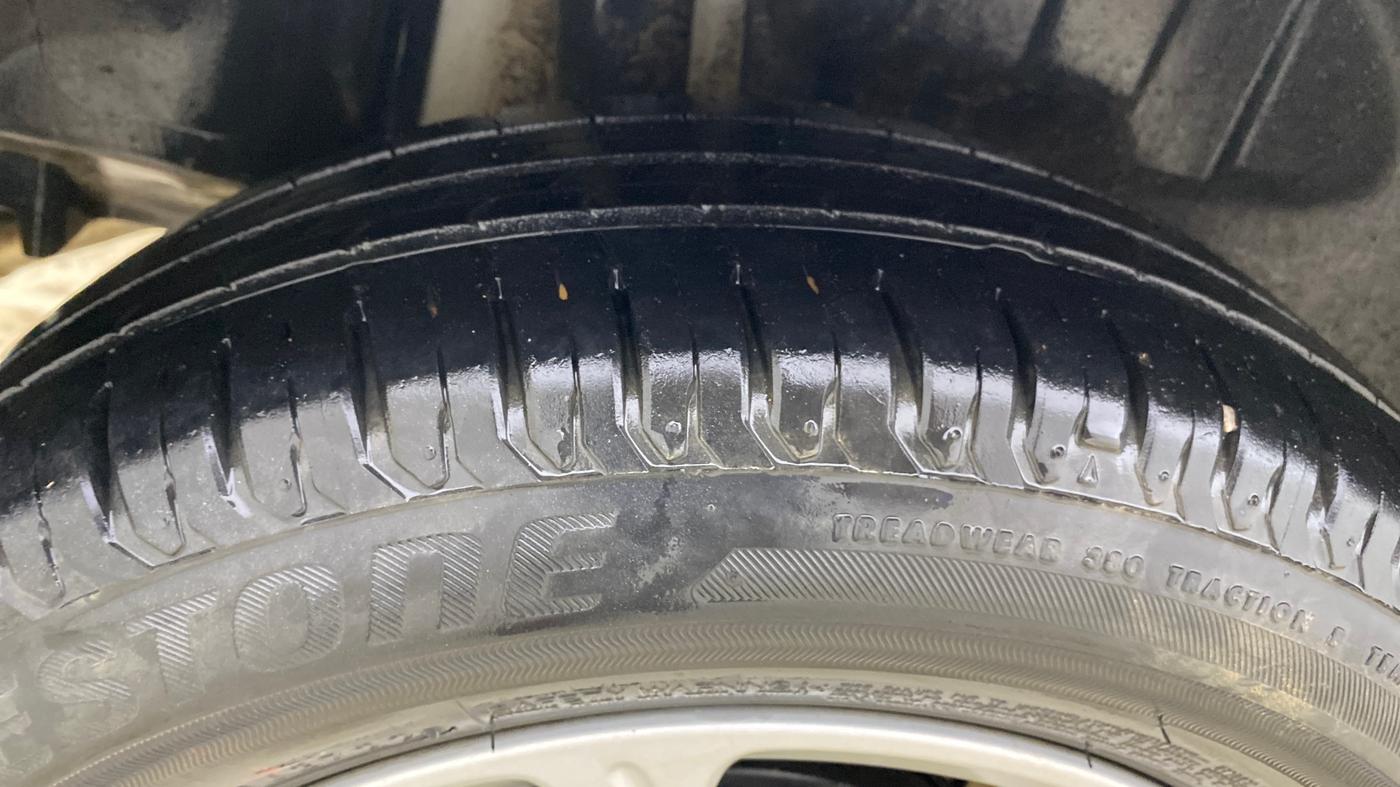 2022 Maruti Swift ZXI AMT, Petrol, Automatic, 32,366 km, Right Rear Tyre Tread