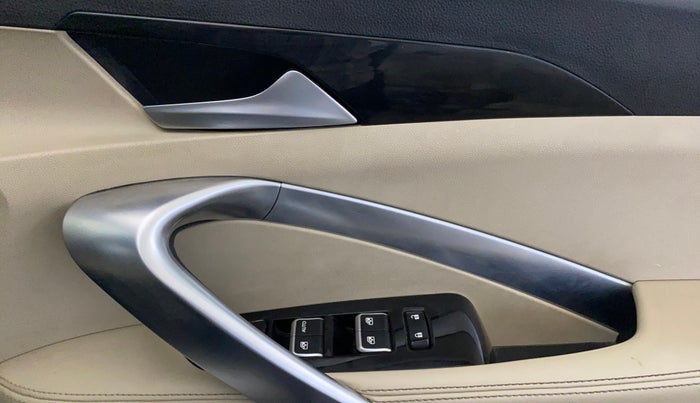 2022 MG HECTOR SHARP 2.0 DIESEL, Diesel, Manual, 94,525 km, Driver Side Door Panels Control