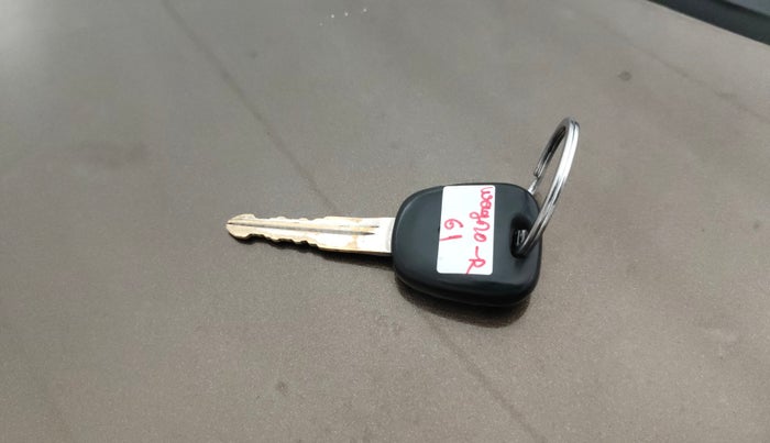 2018 Maruti Wagon R 1.0 LXI CNG, CNG, Manual, 96,300 km, Key Close Up