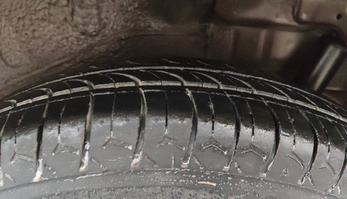 2018 Maruti Wagon R 1.0 LXI CNG, CNG, Manual, 96,300 km, Left Rear Tyre Tread