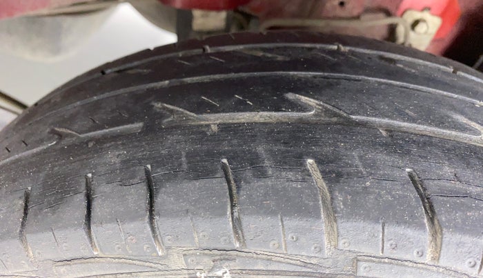 2013 Hyundai Eon ERA PLUS, Petrol, Manual, 35,414 km, Left Rear Tyre Tread