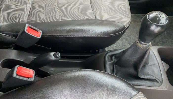 2013 Hyundai Eon ERA PLUS, Petrol, Manual, 35,414 km, Gear Lever