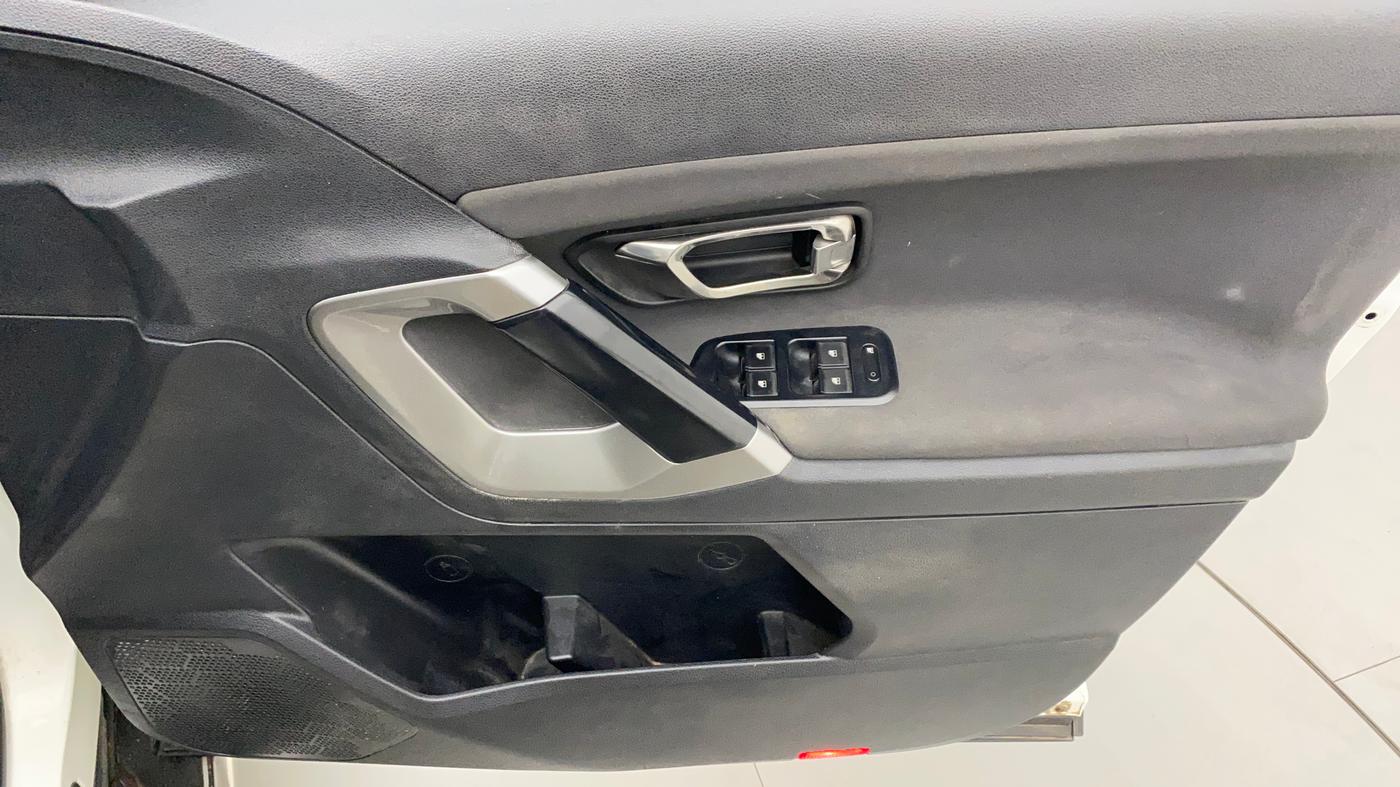 2022 Tata Harrier XT 2.0L KRYOTEC, Diesel, Manual, 35,606 km, Driver Side Door Panels Control
