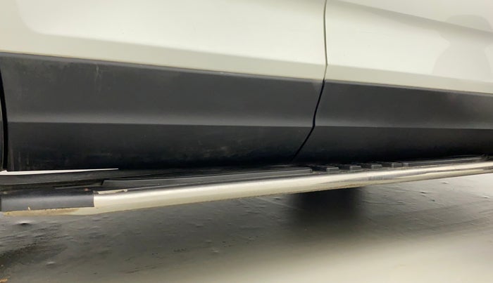 2022 Tata Harrier XT 2.0L KRYOTEC, Diesel, Manual, 35,606 km, Right running board - Slight misalignement