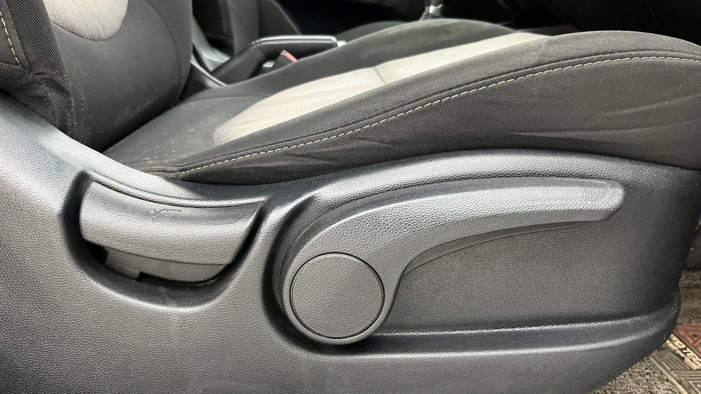 2018 Hyundai Creta SX AT 1.6 PETROL, Petrol, Automatic, 56,030 km, Driver Side Adjustment Panel