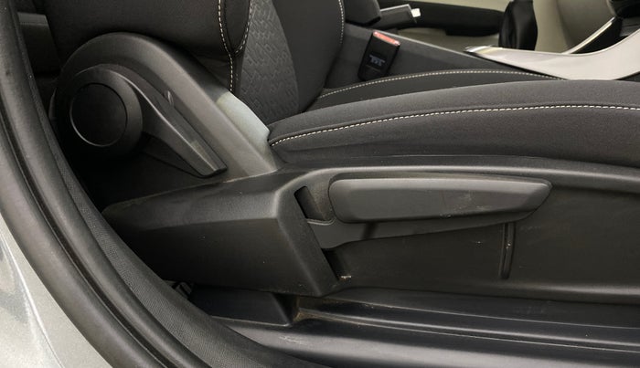 2023 Tata ALTROZ XZ Plus Sunroof i-Turbo , Petrol, Manual, 3,442 km, Driver Side Adjustment Panel