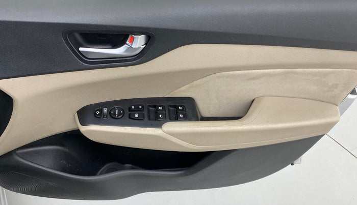 2017 Hyundai Verna 1.6 SX VTVT, Petrol, Manual, 48,736 km, Driver Side Door Panels Control