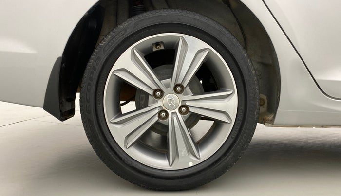 2017 Hyundai Verna 1.6 SX VTVT, Petrol, Manual, 48,736 km, Right Rear Wheel
