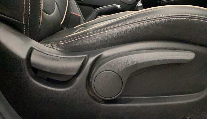 2018 Hyundai Creta SX 1.6 PETROL DUAL TONE, Petrol, Manual, 82,577 km, Driver Side Adjustment Panel