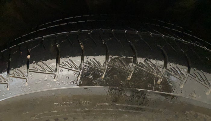 2018 Hyundai Creta SX 1.6 PETROL DUAL TONE, Petrol, Manual, 82,577 km, Right Front Tyre Tread