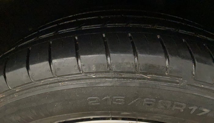 2018 Hyundai Creta SX 1.6 PETROL DUAL TONE, Petrol, Manual, 82,577 km, Left Rear Tyre Tread