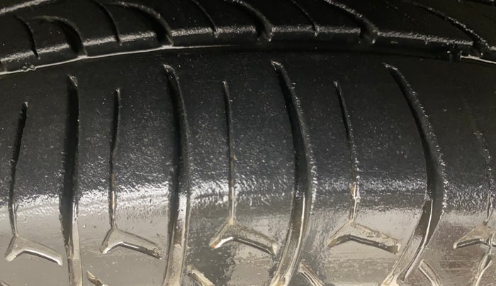 2017 Maruti Celerio ZXI, Petrol, Manual, 79,794 km, Right Front Tyre Tread