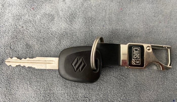 2021 Maruti Swift LXI, Petrol, Manual, 13,113 km, Key Close Up