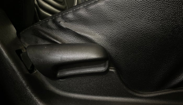 2020 Maruti Vitara Brezza LXI, Petrol, Manual, 69,679 km, Driver Side Adjustment Panel