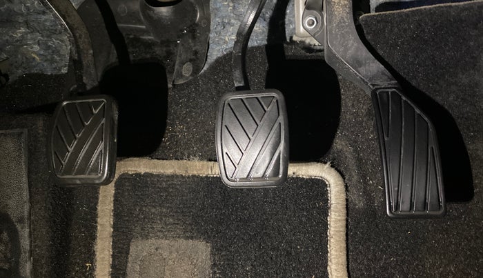 2020 Maruti Vitara Brezza LXI, Petrol, Manual, 69,679 km, Pedals