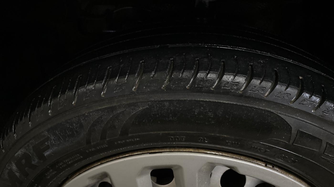 2020 Maruti Vitara Brezza LXI, Petrol, Manual, 69,679 km, Left Front Tyre Tread