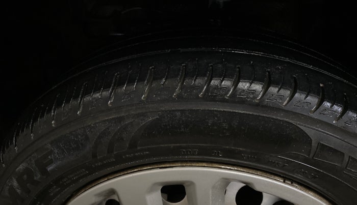 2020 Maruti Vitara Brezza LXI, Petrol, Manual, 69,679 km, Left Front Tyre Tread