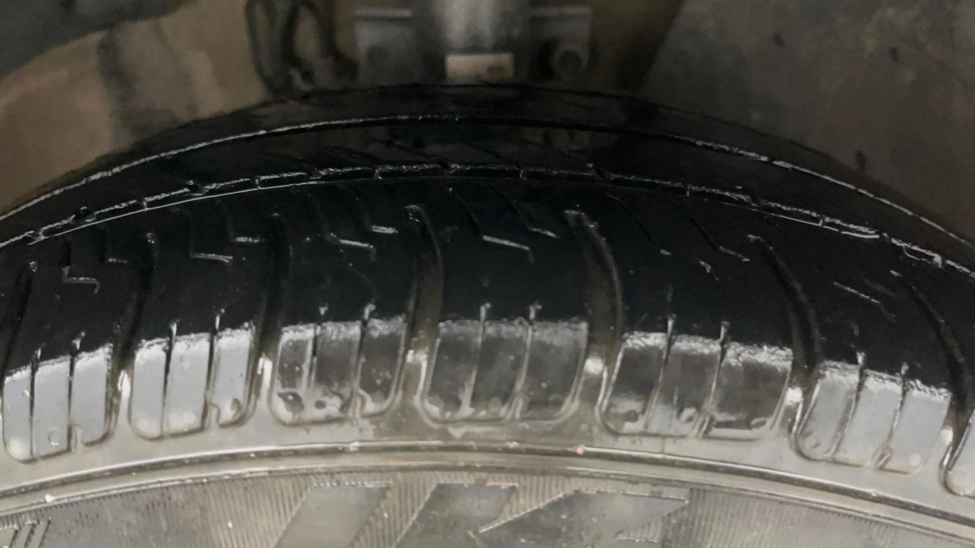 2018 Volkswagen Ameo COMFORTLINE 1.0L, Petrol, Manual, 50,975 km, Right Front Tyre Tread