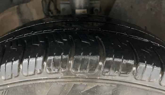 2018 Volkswagen Ameo COMFORTLINE 1.0L, Petrol, Manual, 50,953 km, Right Front Tyre Tread