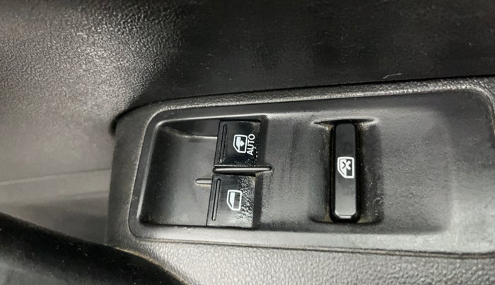 2018 Volkswagen Ameo COMFORTLINE 1.0L, Petrol, Manual, 50,953 km, Driver Side Door Panels Control