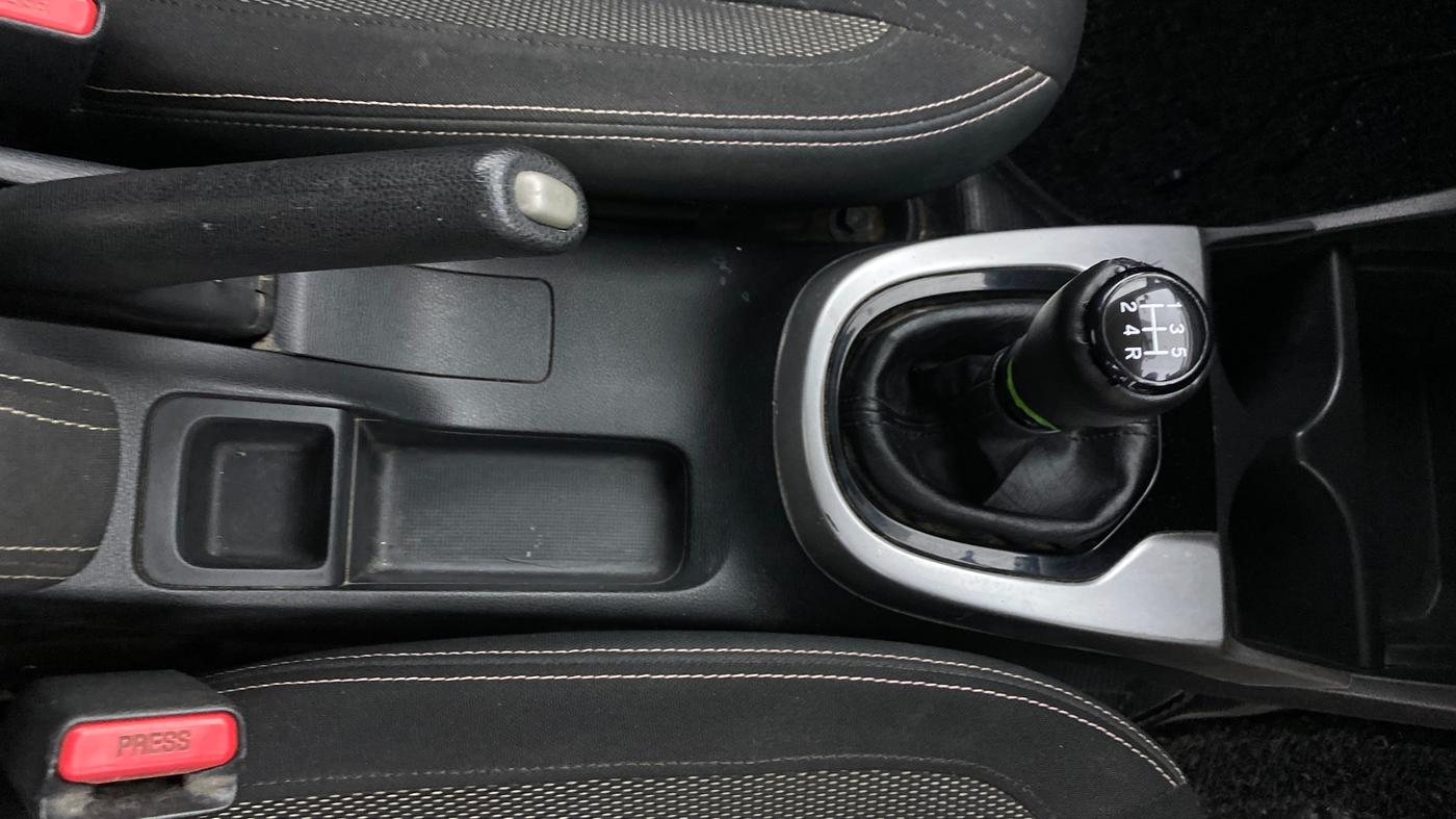 2018 Honda WR-V 1.2L I-VTEC VX MT, CNG, Manual, 84,427 km, Gear Lever
