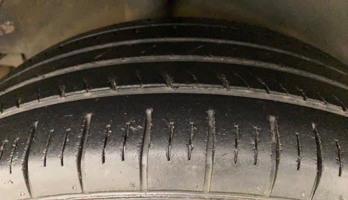 2011 Maruti Ritz VDI, Diesel, Manual, 1,33,548 km, Right Rear Tyre Tread