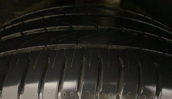 2022 MG ASTOR SAVVY 1.3 TURBO AT S RED, Petrol, Automatic, 17,450 km, Right Rear Tyre Tread