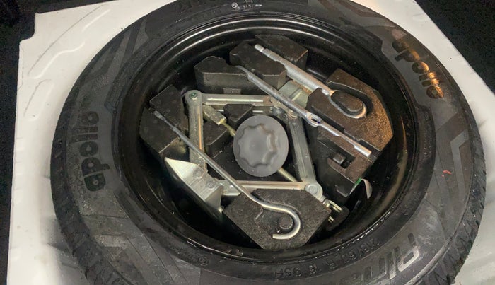 2022 MG ASTOR SAVVY 1.3 TURBO AT S RED, Petrol, Automatic, 17,450 km, Spare Tyre