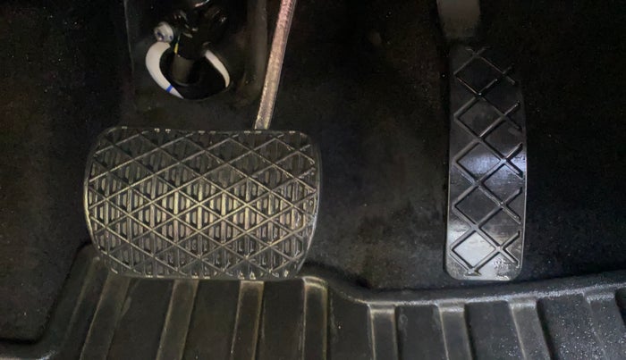 2022 MG ASTOR SAVVY 1.3 TURBO AT S RED, Petrol, Automatic, 17,450 km, Pedals