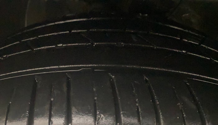 2023 Hyundai NEW I20 SPORTZ 1.2 MT, Petrol, Manual, 24,464 km, Left Front Tyre Tread