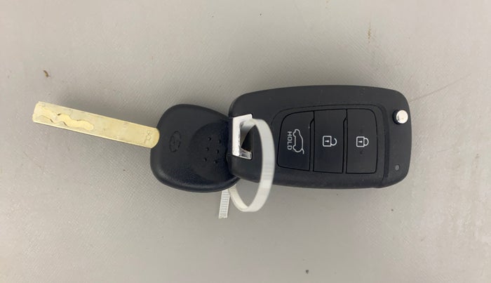 2023 Hyundai NEW I20 SPORTZ 1.2 MT, Petrol, Manual, 24,464 km, Key Close Up