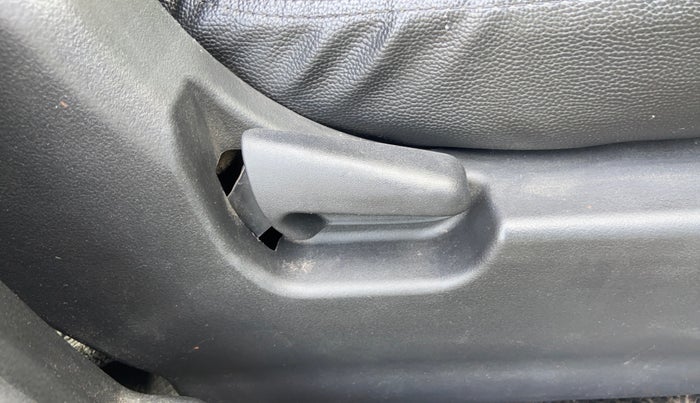 2014 Maruti Wagon R 1.0 VXI, Petrol, Manual, 34,401 km, Driver Side Adjustment Panel
