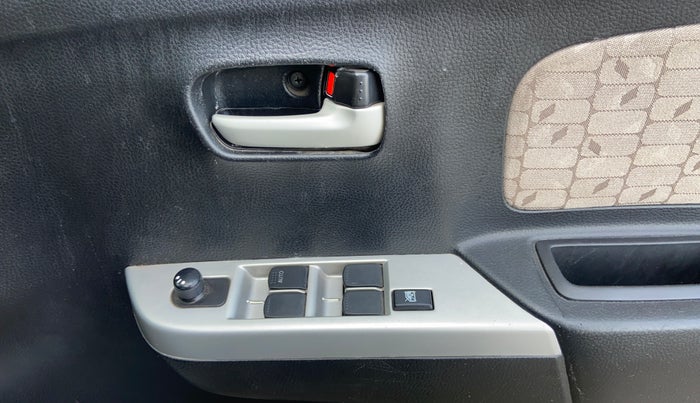 2014 Maruti Wagon R 1.0 VXI, Petrol, Manual, 34,401 km, Driver Side Door Panels Control