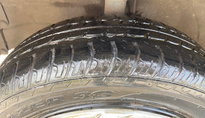 2014 Maruti Wagon R 1.0 VXI, Petrol, Manual, 34,401 km, Left Front Tyre Tread