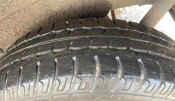 2014 Maruti Wagon R 1.0 VXI, Petrol, Manual, 34,401 km, Left Rear Tyre Tread