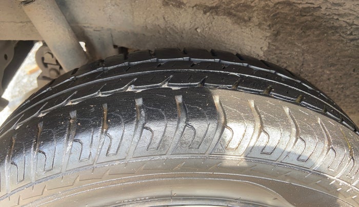 2014 Maruti Wagon R 1.0 VXI, Petrol, Manual, 34,401 km, Right Rear Tyre Tread