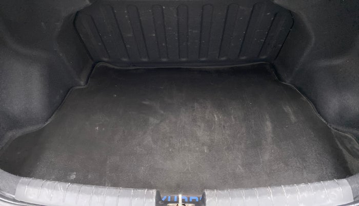 2015 Hyundai Xcent SX 1.2, Petrol, Manual, 94,845 km, Boot Inside