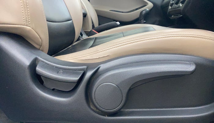 2018 Hyundai Elite i20 SPORTZ 1.2, Petrol, Manual, 85,428 km, Driver Side Adjustment Panel