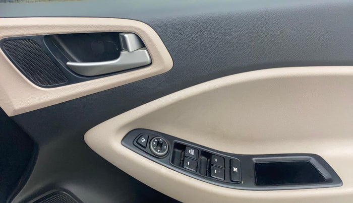 2018 Hyundai Elite i20 SPORTZ 1.2, Petrol, Manual, 85,428 km, Driver Side Door Panels Control