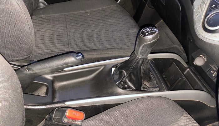 2017 Maruti Baleno DELTA PETROL 1.2, Petrol, Manual, 72,310 km, Gear Lever