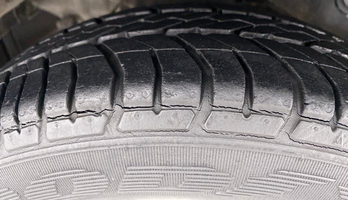 2012 Hyundai Santro Xing GL PLUS, Petrol, Manual, 9,697 km, Right Rear Tyre Tread