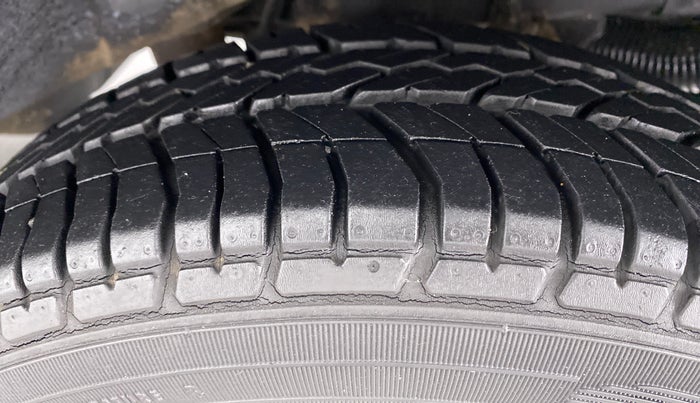 2012 Hyundai Santro Xing GL PLUS, Petrol, Manual, 9,697 km, Left Rear Tyre Tread