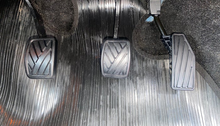 2019 Toyota Glanza G ISG, Petrol, Manual, 36,117 km, Pedals