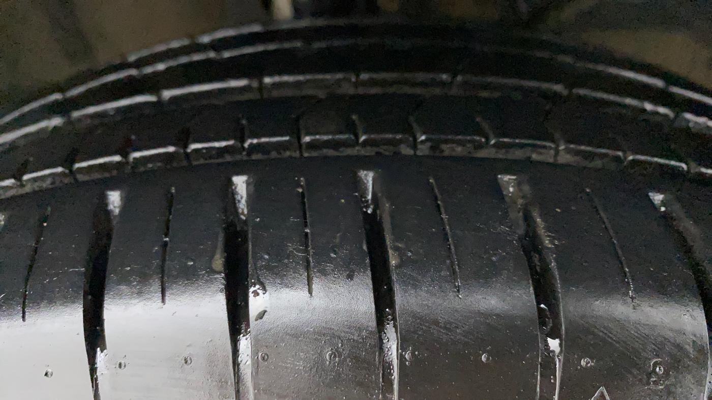 2021 Maruti Baleno ZETA PETROL 1.2, Petrol, Manual, 2,043 km, Right Front Tyre Tread