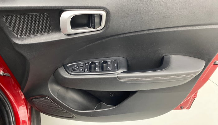 2020 Hyundai VENUE SX (O) 1.5 CRDI, Diesel, Manual, 43,055 km, Driver Side Door Panels Control