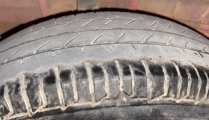 2018 Tata Tiago XE PETROL, Petrol, Manual, 50,624 km, Right Rear Tyre Tread