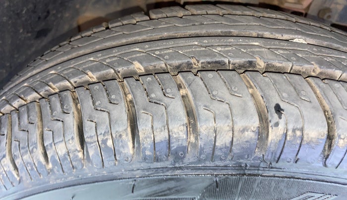 2018 Tata Tiago XE PETROL, Petrol, Manual, 50,624 km, Right Front Tyre Tread