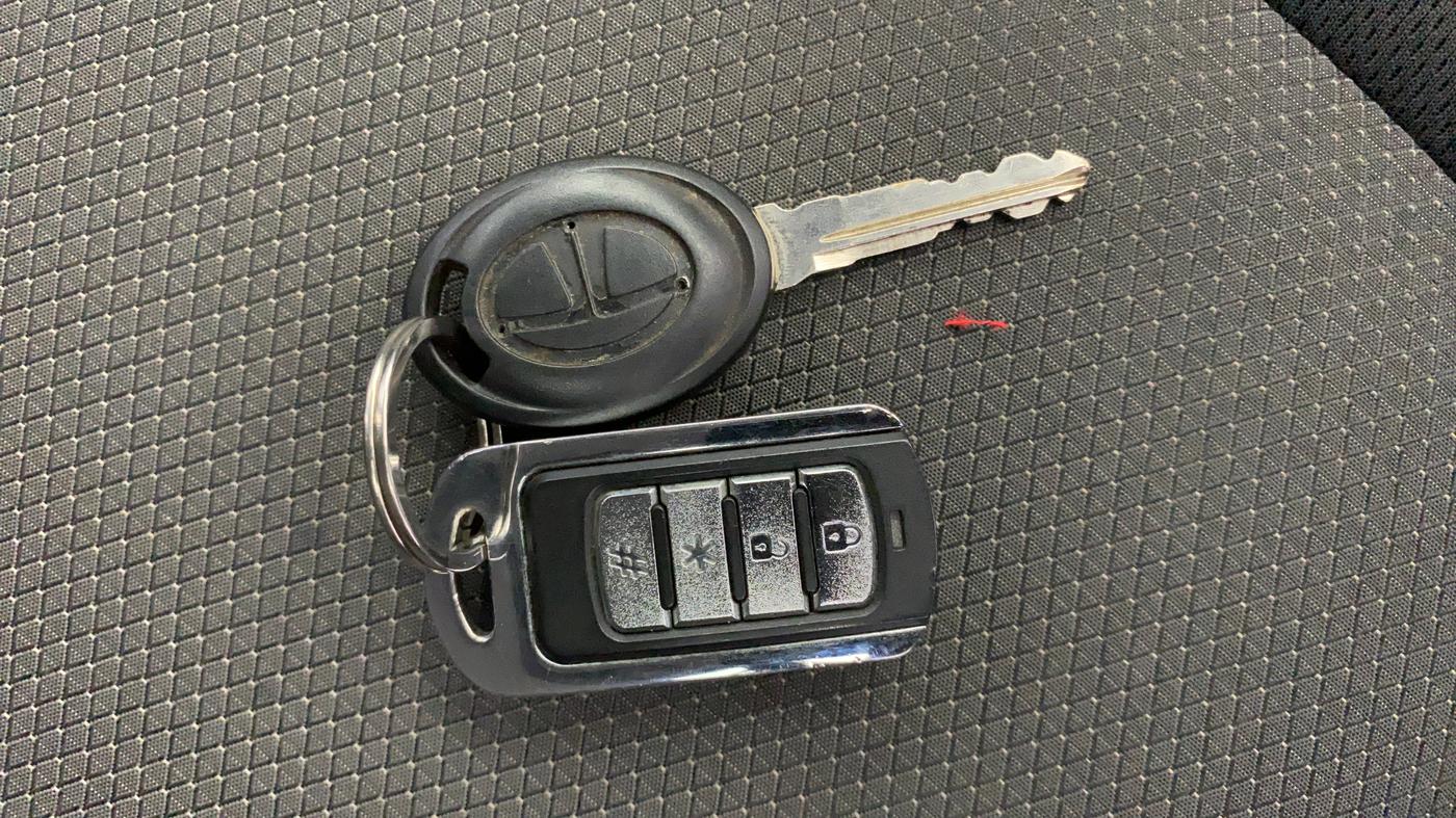 2018 Tata Tiago XE PETROL, Petrol, Manual, 50,624 km, Key Close Up